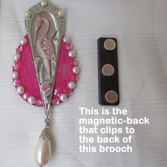 VTG bird brooch enamel on metal, Rhinestones, Faux pearl, Magnetic Back Clasp - Picture 7 of 8